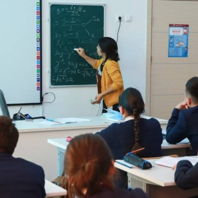 Алтай Кульгинов: В Казахстане не хватает четырёх тысяч педагогов и восьми тысяч медиков