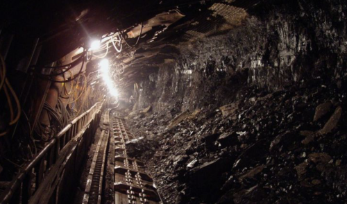 Пожар в шахте "Казахстанская": двое рабочих попали в реанимацию, поиски пятерых продолжаются